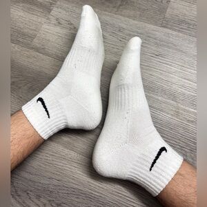 Nike White Athletic Crew Socks